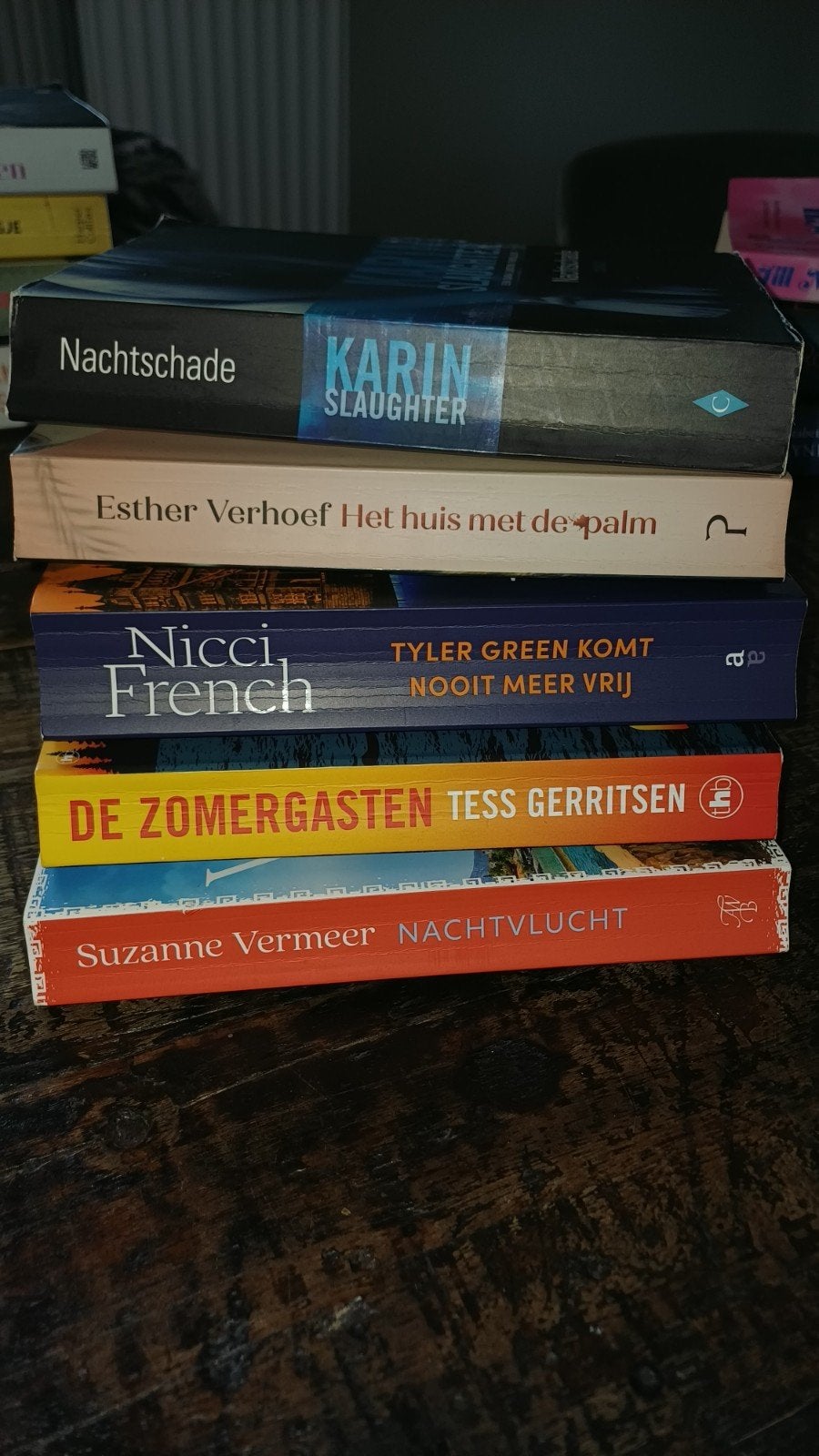 Thrillers set Karin Slaughter, Esther Verhoef, Tess Gerritse, Ophalen of Verzenden, Zo goed als nieuw