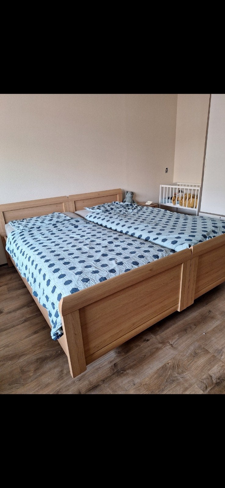 2 Elektrische Hoog-Laag Bedden - Zo Goed als Nieuw, Verstelbaar, 90 cm, Eenpersoons, Bruin