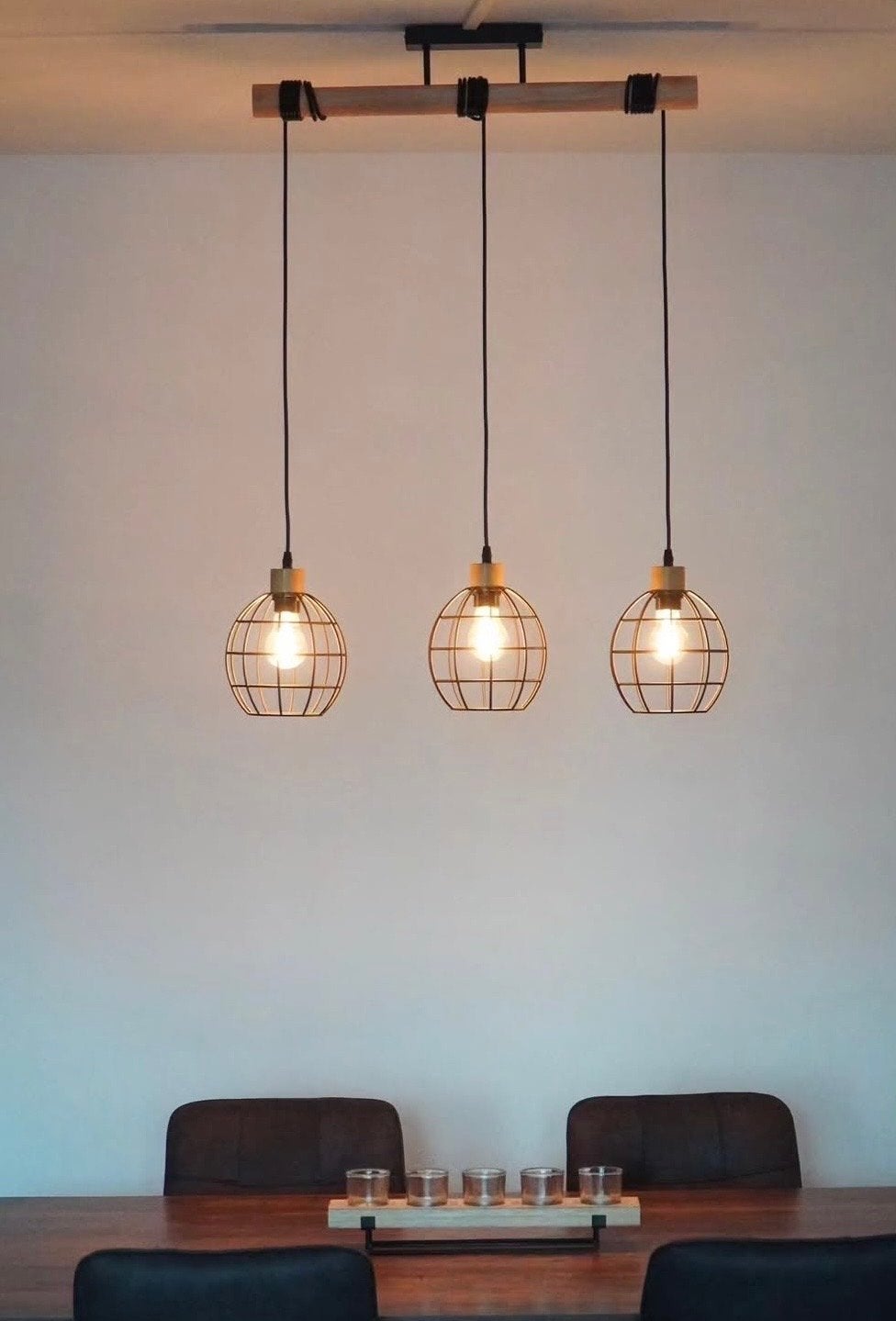 Industriële Hanglamp 3-lichts met balk en metalen kooien, Huis en Inrichting, Lampen | Hanglampen, Ophalen, Zo goed als nieuw