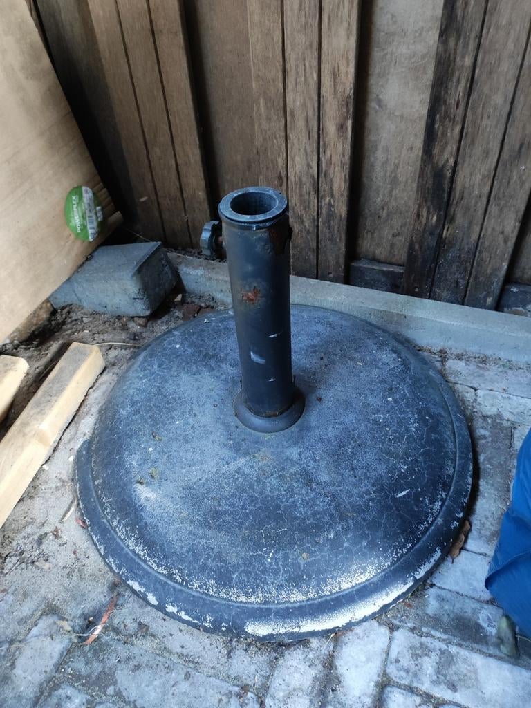 Stevige betonnen parasolvoet, Ophalen of Verzenden, Gebruikt, Parasolvoet