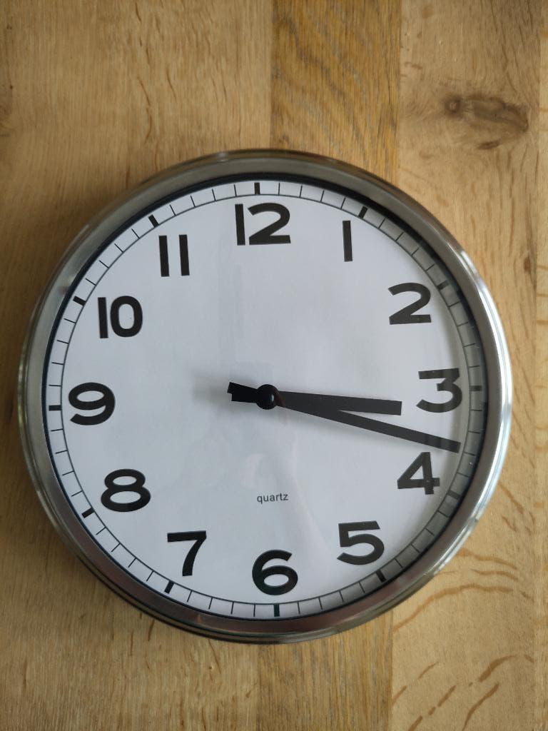 Mooie klok - IKEA pugg wandklok, Ophalen, Zo goed als nieuw, Analoog, Wandklok