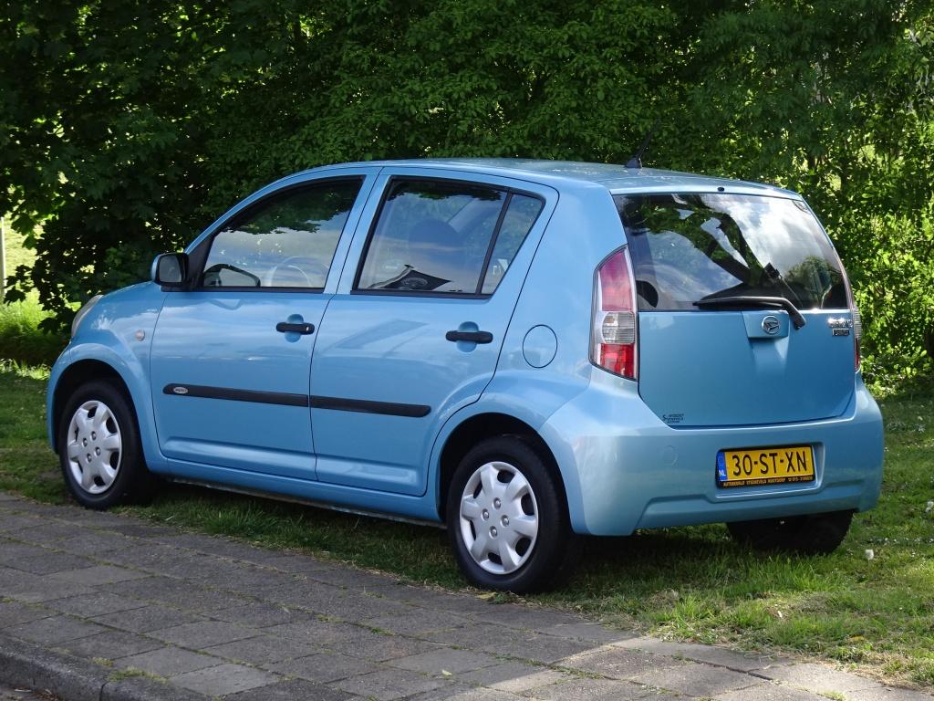 Daihatsu Sirion 2 1.0-12V Premium met Radio en Nieuwe APK, Stof, Gebruikt, Blauw, Bedrijf