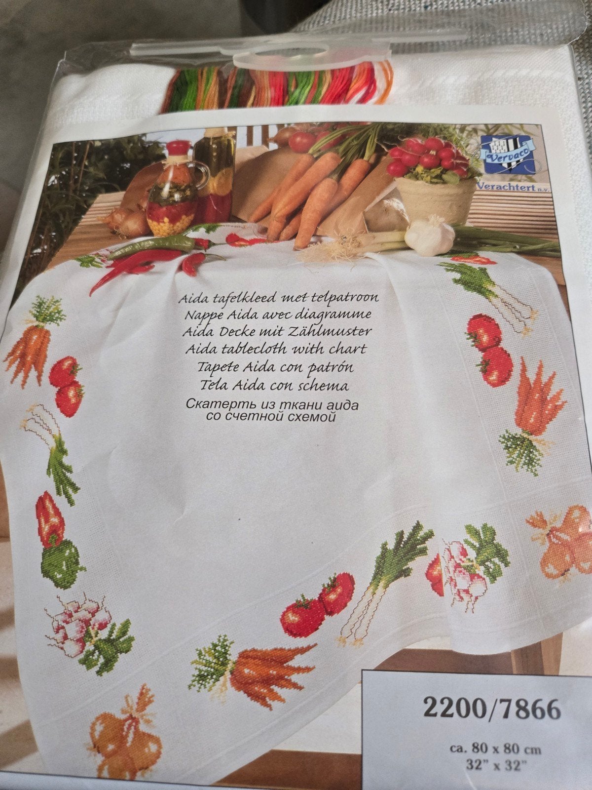 Compleet Nieuw pakket: dekservet met groenten, Ophalen of Verzenden, Nieuw, Borduurpakket
