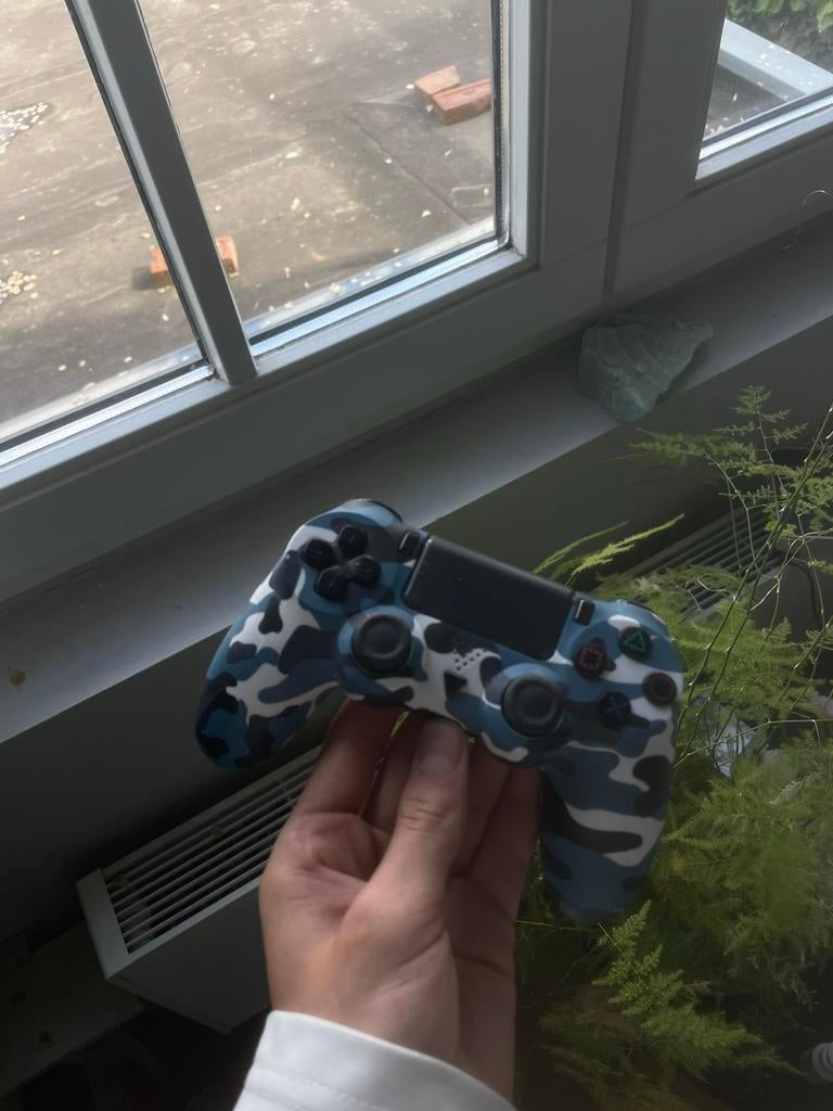 PS4 Controller Camouflage Blauw - Zo goed als nieuw, Spelcomputers en Games, Ophalen of Verzenden, Zo goed als nieuw