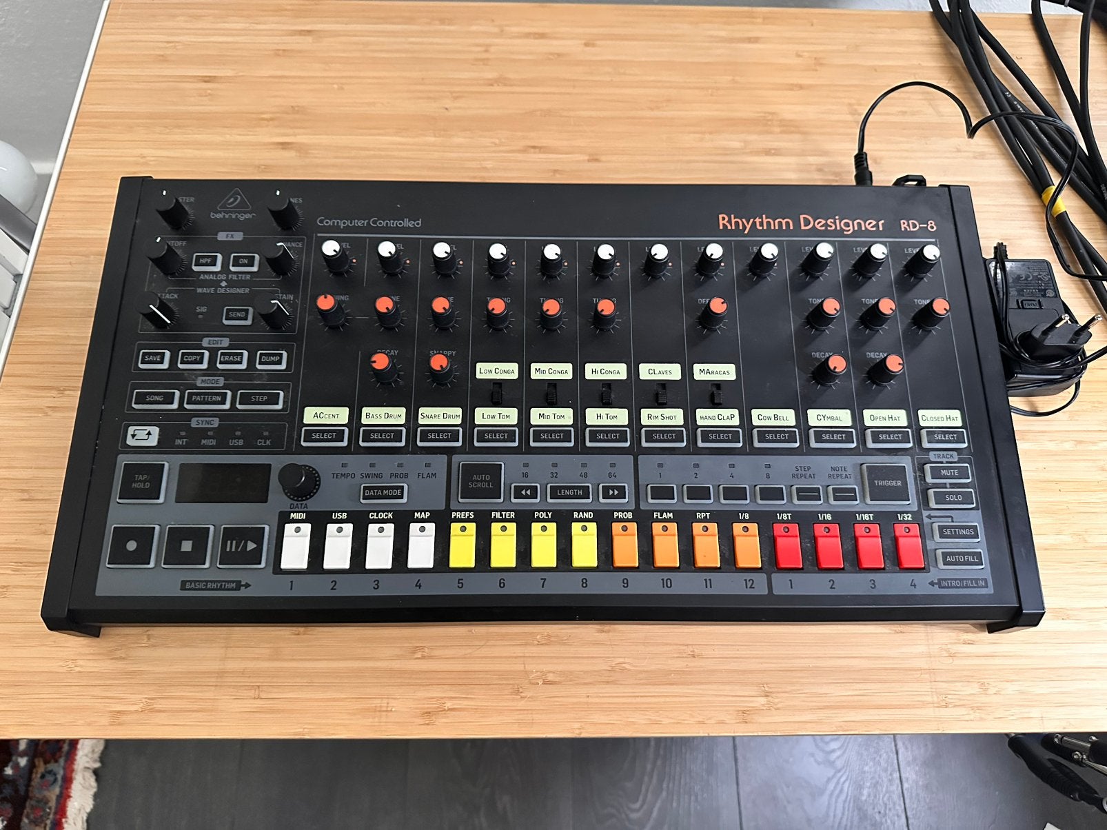 Behringer RD8 drumcomputer, Muziek en Instrumenten, Drumcomputers, Ophalen of Verzenden, Zo goed als nieuw, Overige merken
