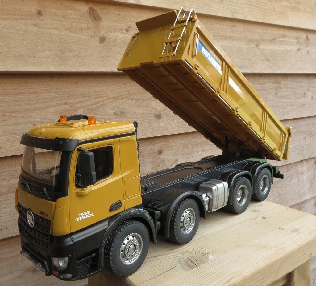 Radiografisch bestuurbare Dump Truck. Nieuw in doos 1:14, Ophalen of Verzenden, Nieuw, Schaal 1:14, Auto offroad