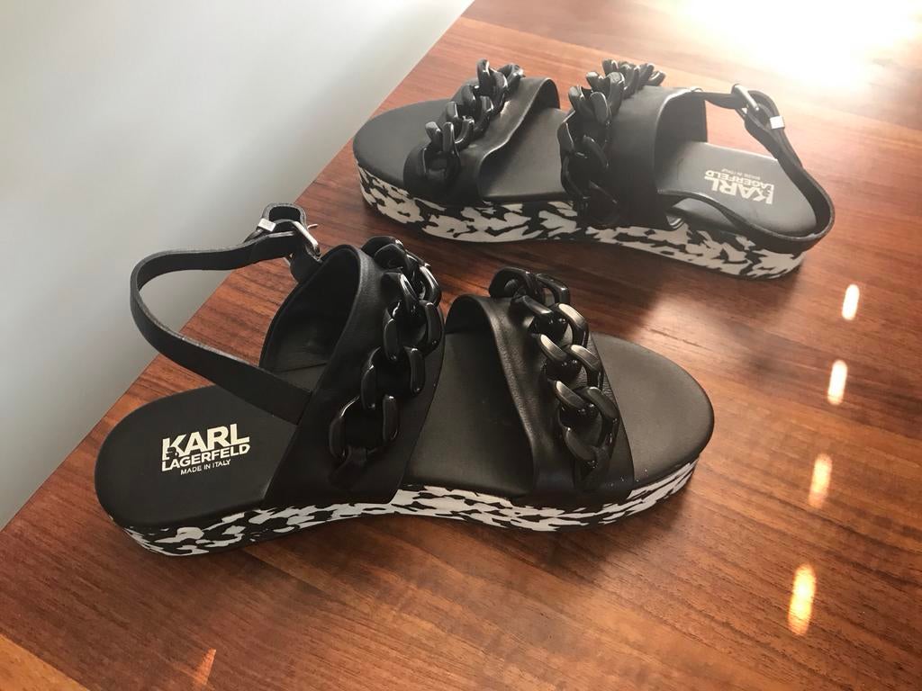Karl Lagerfeld open schoenen met kettingdetails, Kleding | Dames, Schoenen, Zwart, Zo goed als nieuw, Sandalen of Muiltjes, Ophalen of Verzenden