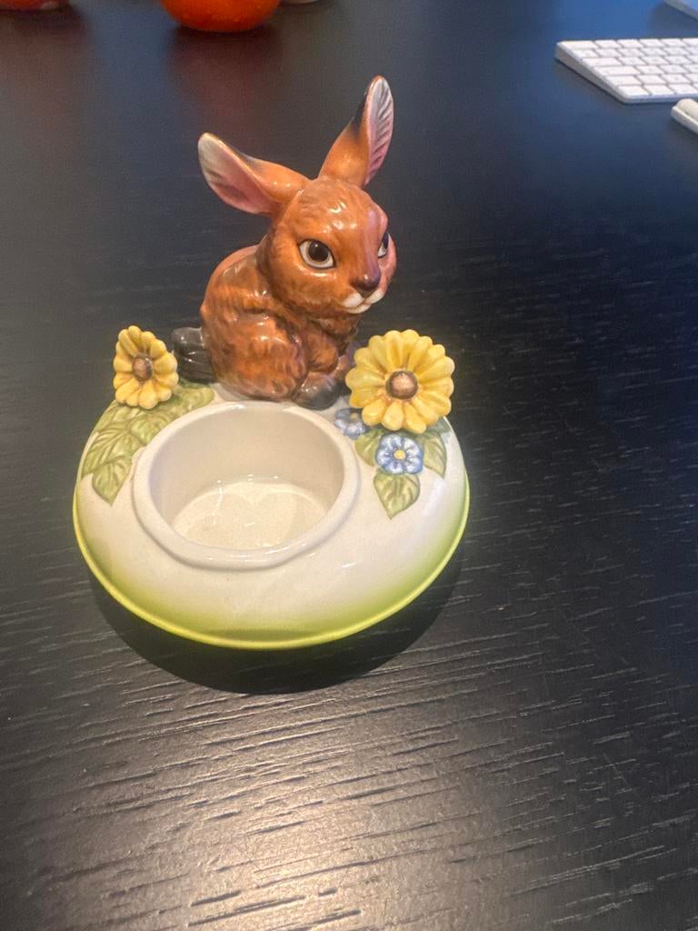 Nieuwe Hummel Konijn Figuur met Bloemen, Ophalen, Nieuw, Hummel