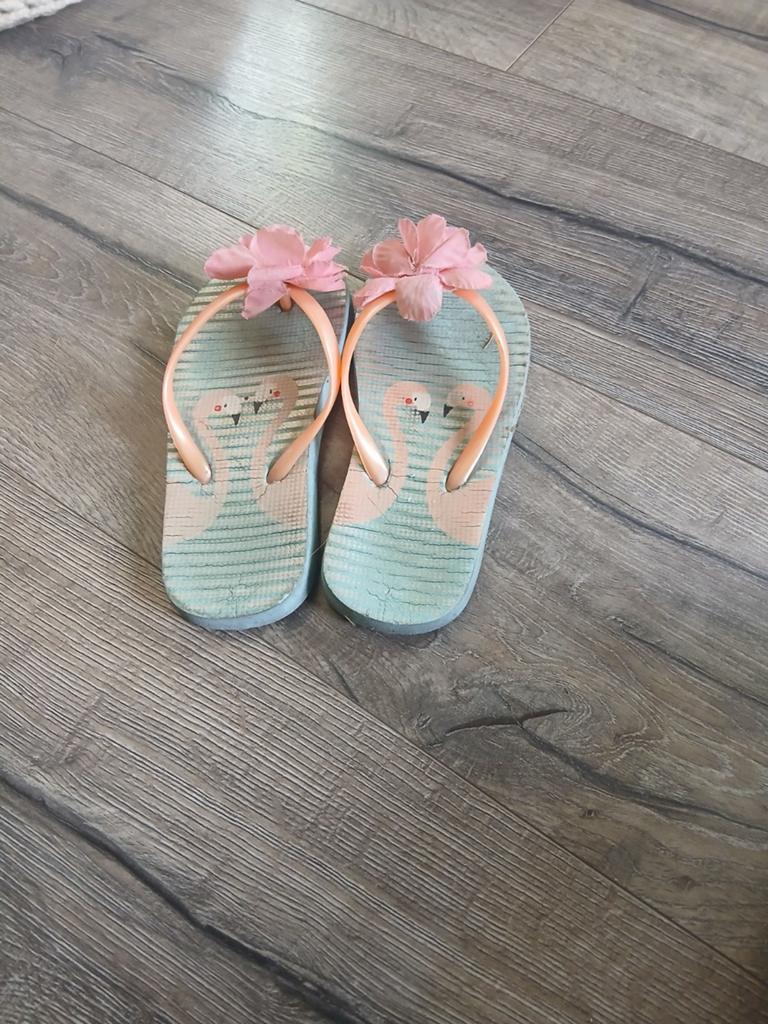 Leuke slippers met bloemetjes en flamingo's, Ophalen of Verzenden, Gedragen, Roze, Slippers