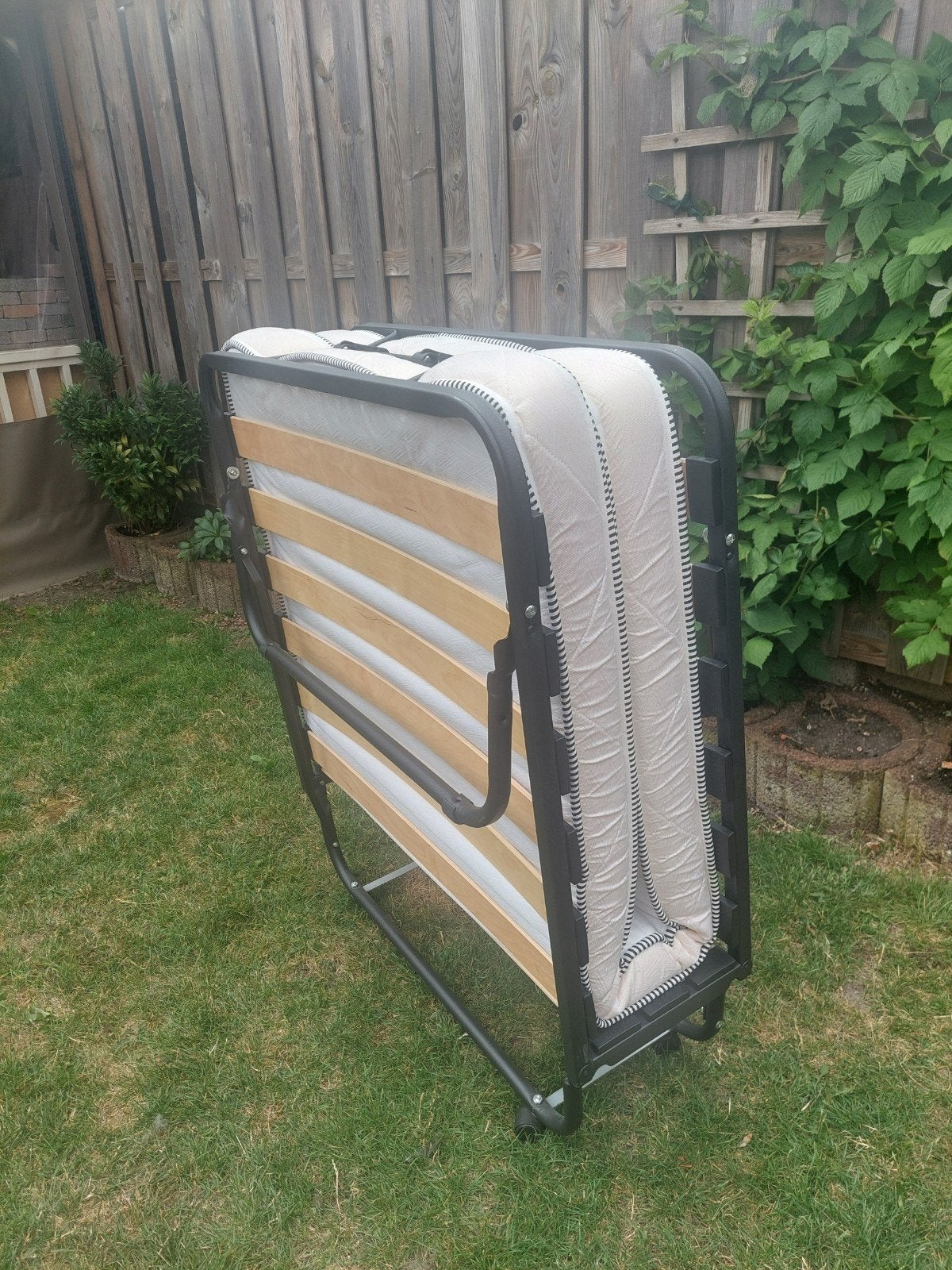 2 Opvouwbare logeerbedden met matras en hoes, Huis en Inrichting, Ophalen, Gebruikt, Eenpersoons, Zwart