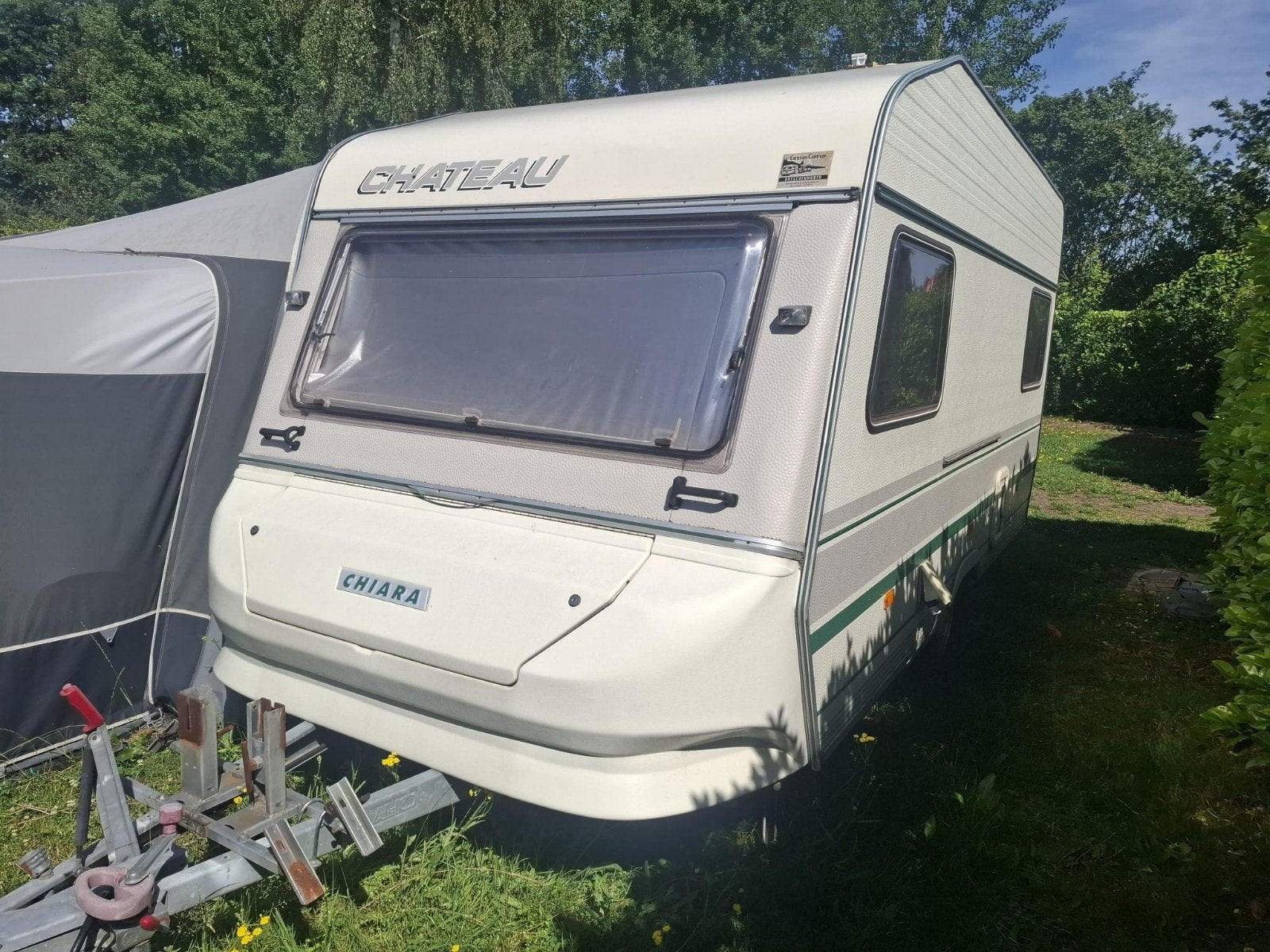Chateau Chiara Caravan met Dorema voortent, en luifel, Overige typen, Chateau, Treinzit, 750 - 1000 kg