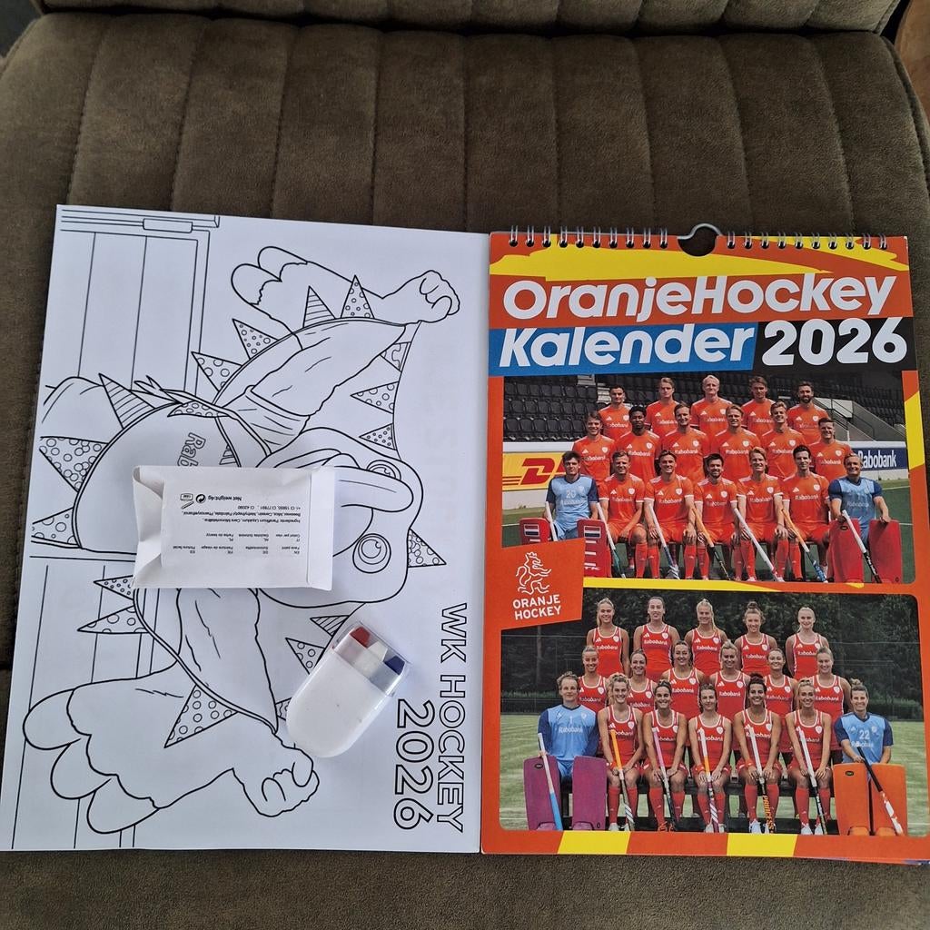 Wk hockey toernooi 2026 kalender met wat accessoires, Ophalen, Maandkalender, Nieuw