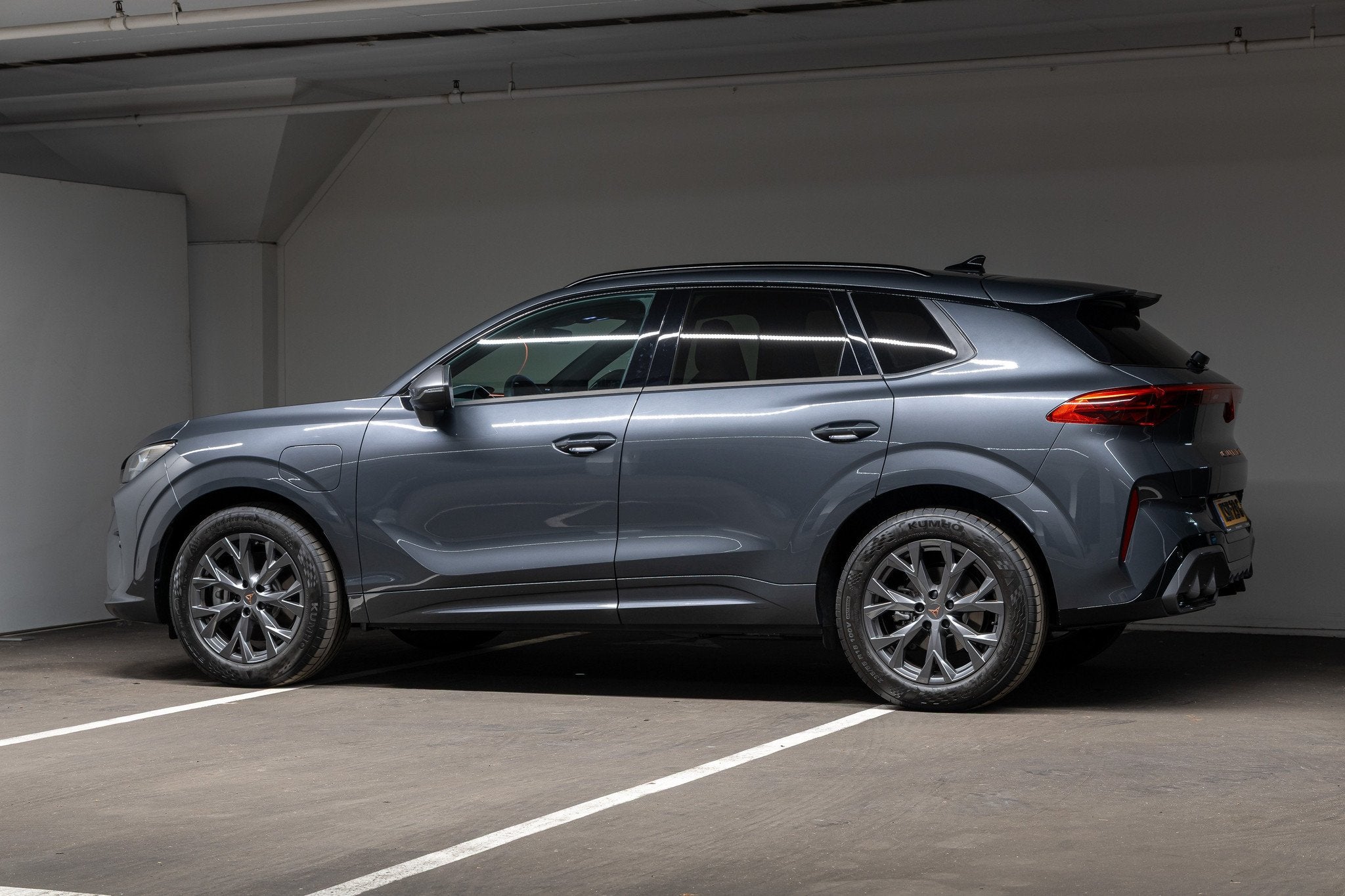 CUPRA Terramar 1.5 TSI e-Hybrid Business Limited, Auto's, 1798 kg, 4 cilinders, Bedrijf, Zilver of Grijs