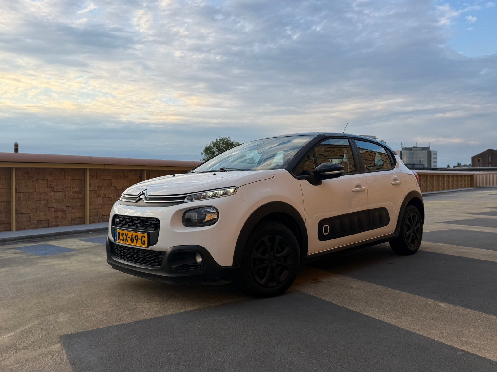 Citroën C3 1.2 Puretech 82pk 2018 carplay Cruisecontrol, Auto's, Citroën, 1199 cc, Wit, Bedrijf, Handgeschakeld