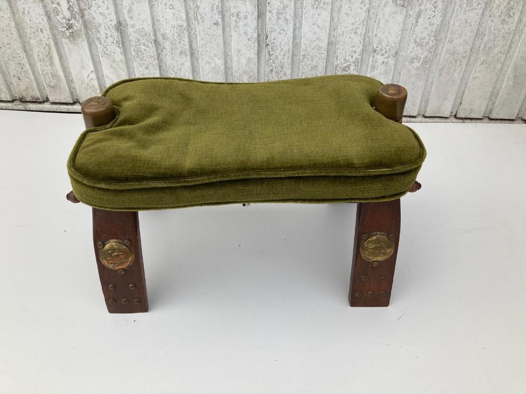oud voetenbankje met groen kussen, Ophalen, Minder dan 50 cm, Gebruikt, Minder dan 50 cm