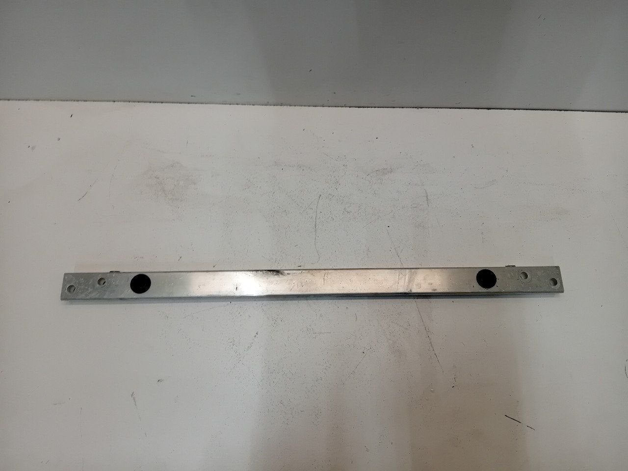 Radiateurbalk Volkswagen Touareg, Onderdelen@venauto.nl, Van der Ven Autorecycling B.V., Gebruikt, Ettenseweg 76, 4706 PB Roosendaal, The Netherlands