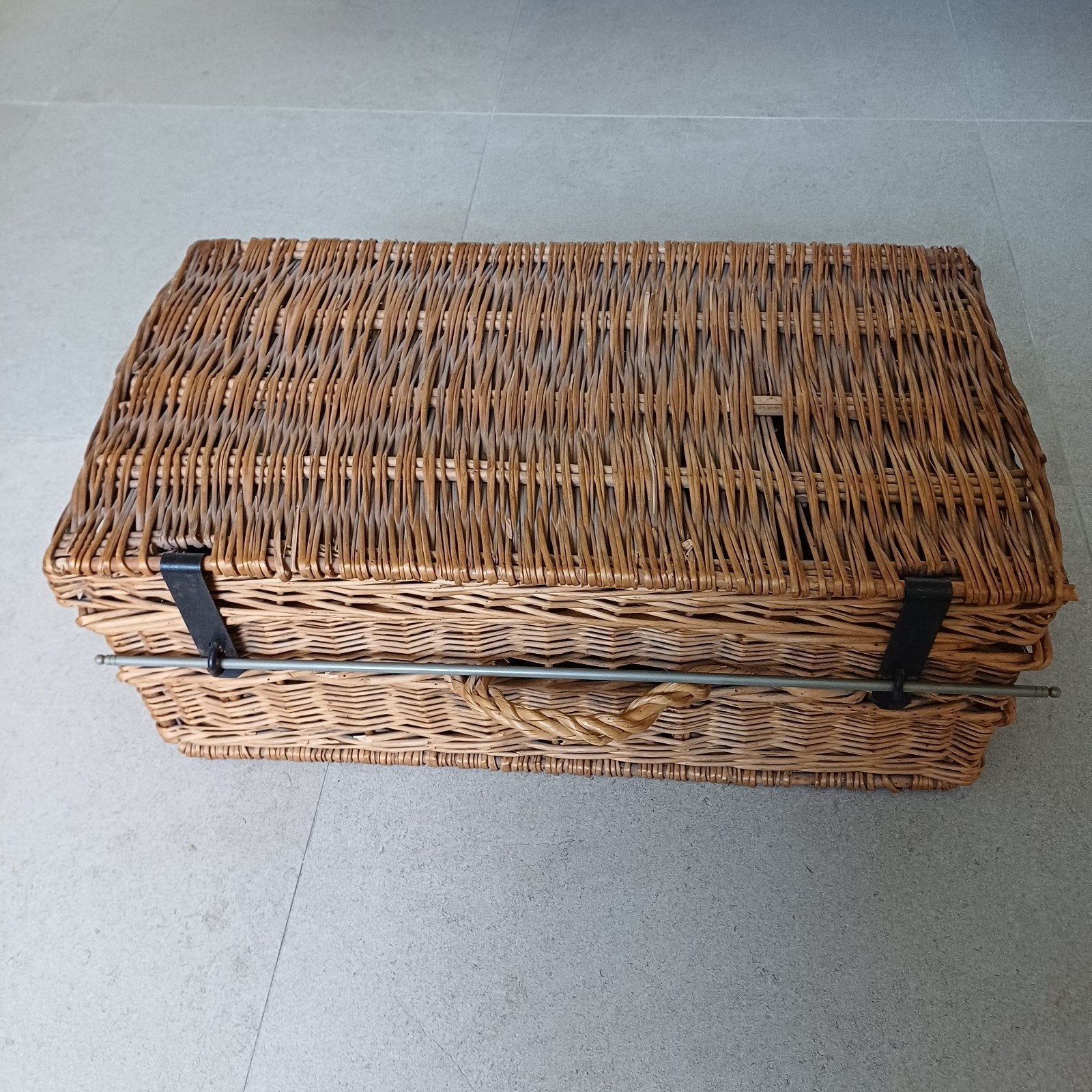 rieten opbergmand / picknickmand, Ophalen, Gebruikt, Mand, Riet