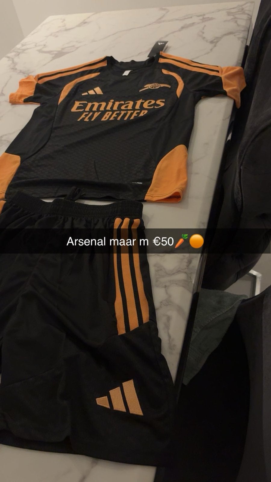 Arsenal voetbaltenue (shirt en broekje) - Maat M, Kleding | Heren, Ophalen, Maat 48/50 (M), Zwart, Nieuw