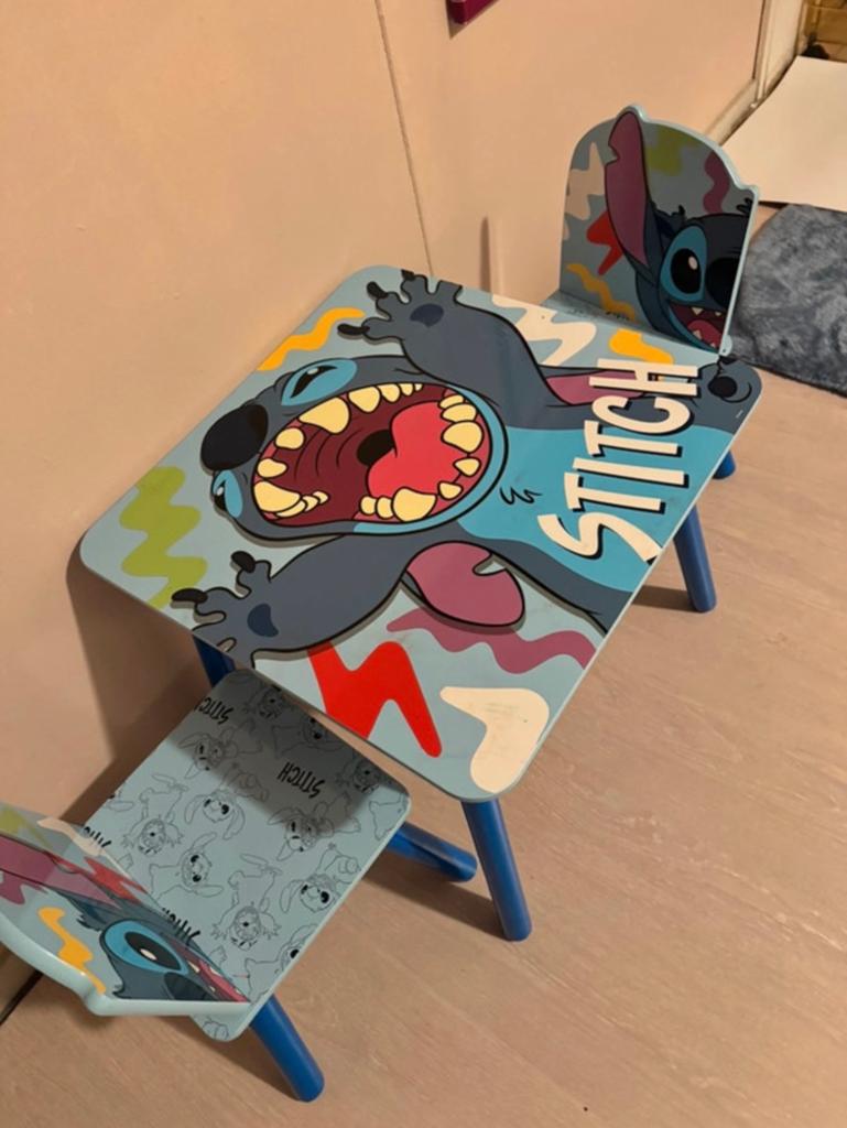 Kinder tafel en stoeltjes Disney Stitch, Ophalen, Gebruikt, Tafel(s) en Stoel(en)