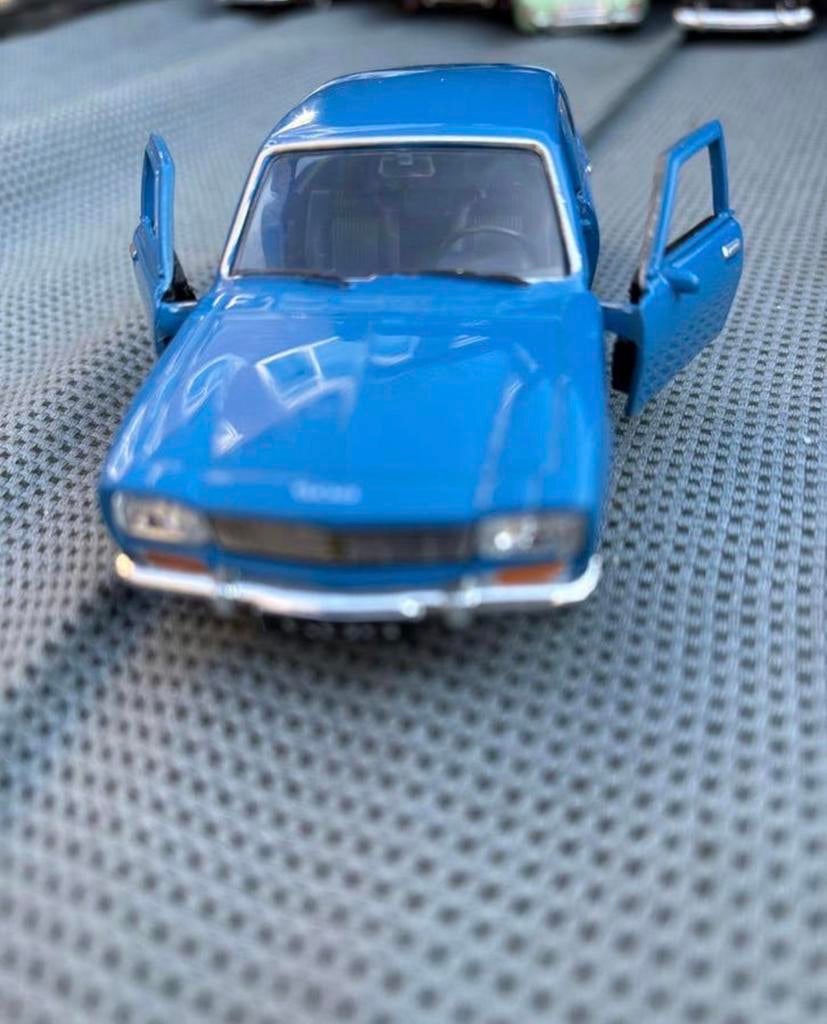 Blauwe Peugeot 504 Modelauto - Gedetailleerd, 1:50 of kleiner, Auto, Zo goed als nieuw, Ophalen