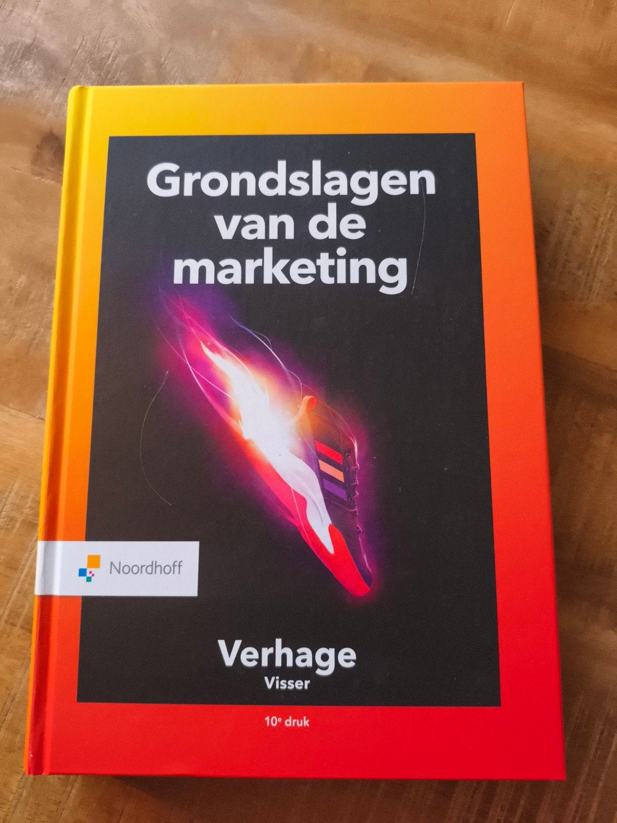 Marjolein Visser - Grondslagen van de marketing, Marjolein Visser; Bronis Verhage, Ophalen of Verzenden, Zo goed als nieuw, Economie en Marketing