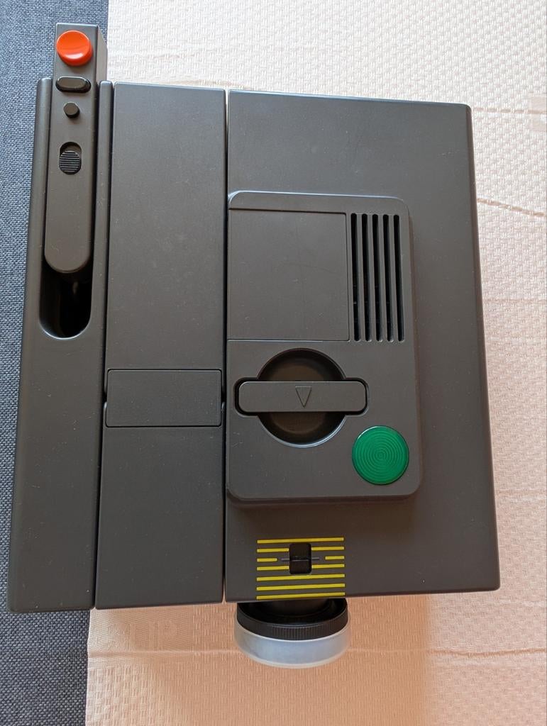 Diaprojector met scherm, Ophalen, Zo goed als nieuw, Met scherm