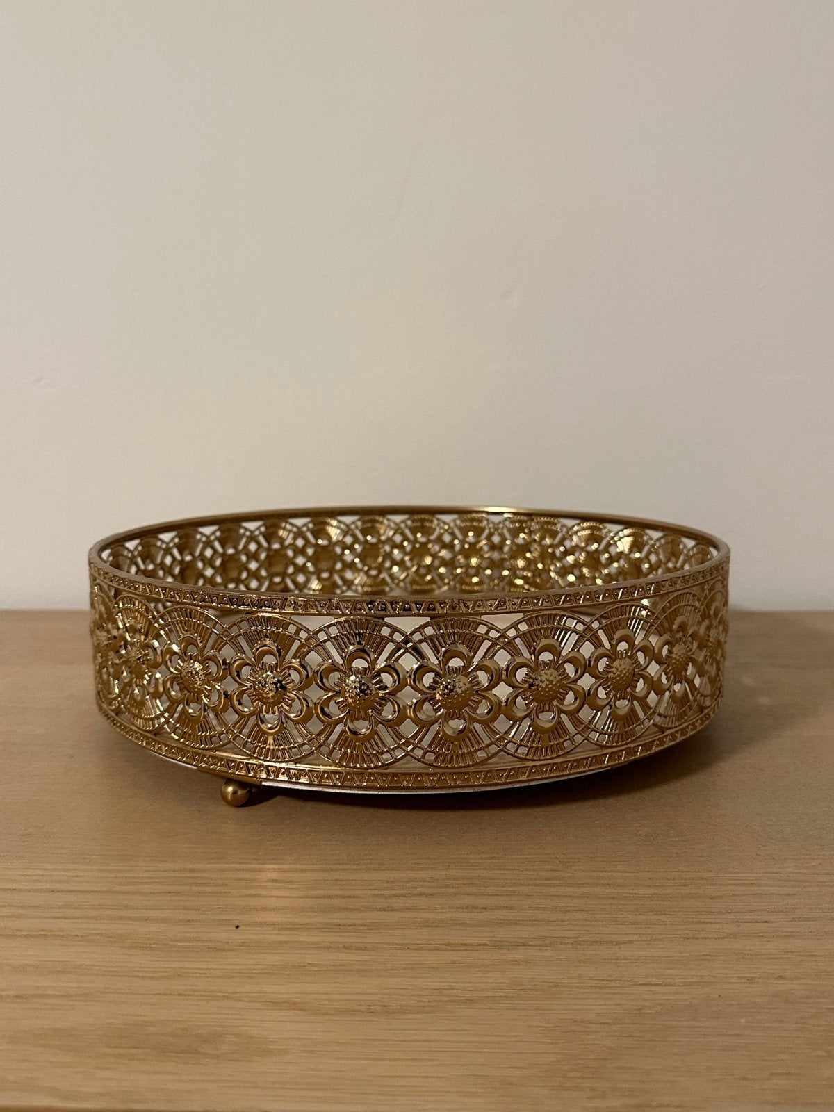 Decoratieve Gouden Schaal met Sierlijk Patroon, Schaal, Rond, Ophalen of Verzenden, Zo goed als nieuw