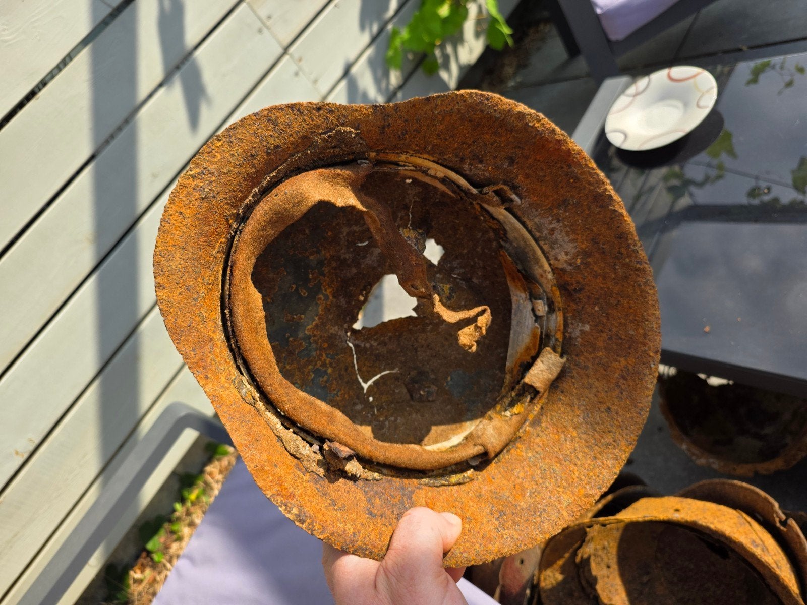 Duitse Helm WW2 Militaria Battle Damage, Ophalen of Verzenden