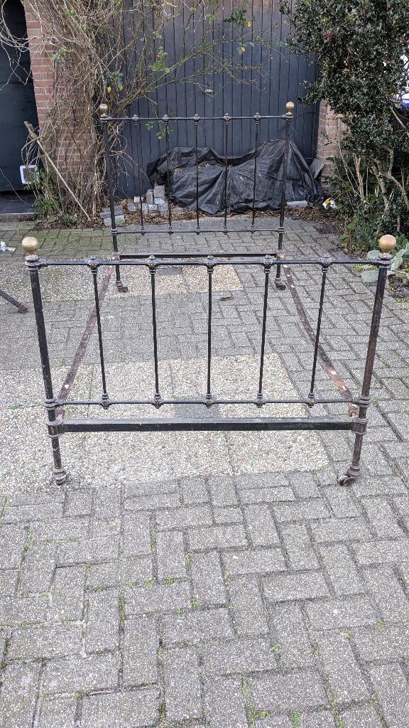 antiek spijlen bed, Ophalen