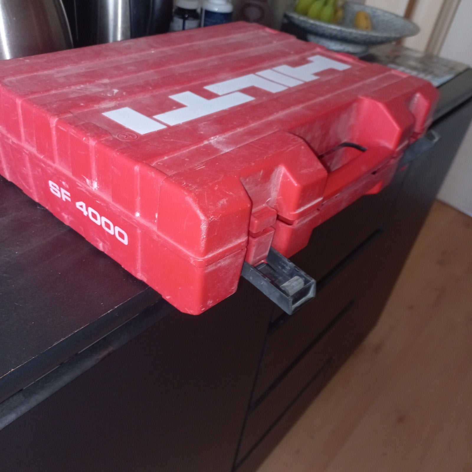 Hilti SF 4000 gipsschroefmachine voor metal stud, Ophalen