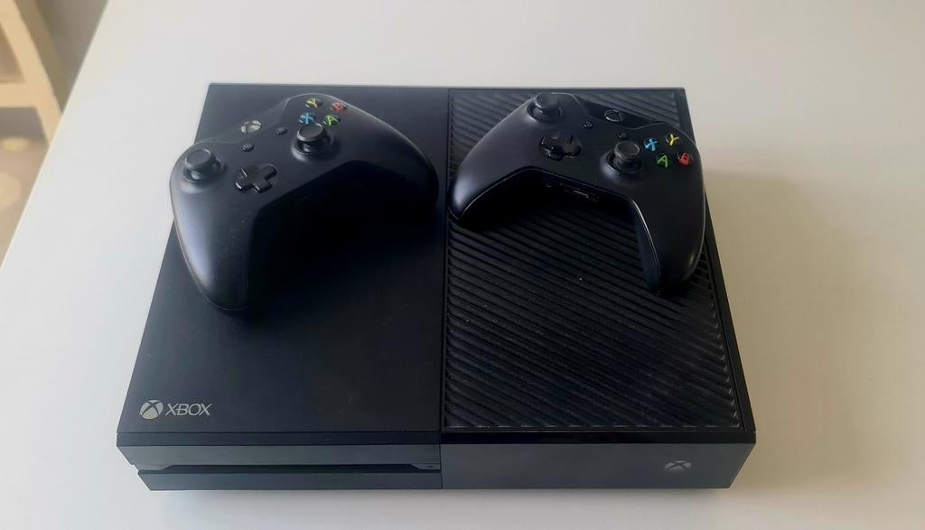 XBOX ONE, 2 controllers, dockstation en games!, Ophalen, Xbox One, Met 2 controllers, 500 GB