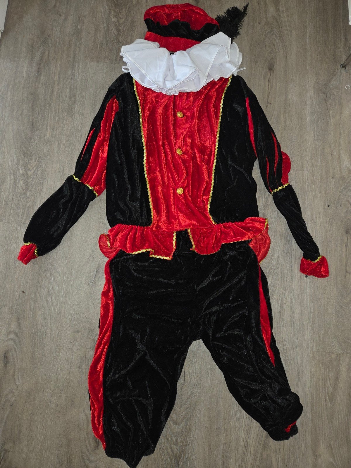 pietenpak rood met zwart maat L, Ophalen of Verzenden, Zo goed als nieuw