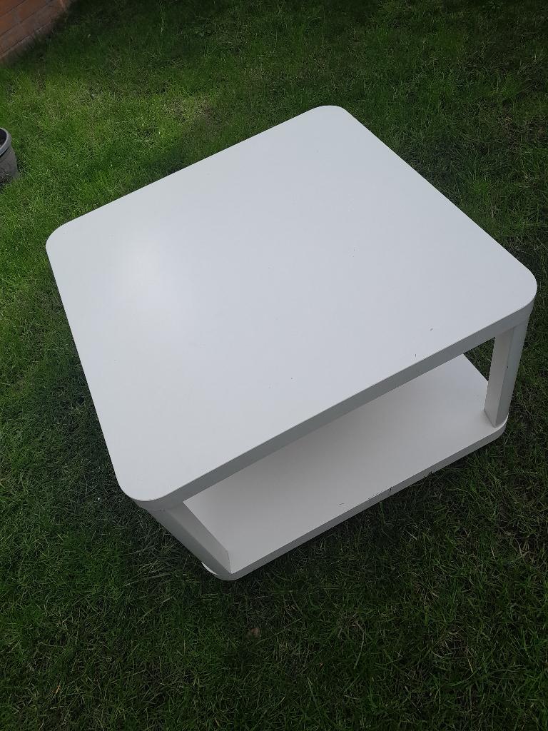 Tweedehands IKEA Tingby bijzettafel op wieltjes 64x64 cm, Huis en Inrichting, Tafels | Bijzettafels, Gebruikt, Vierkant, Minder dan 45 cm