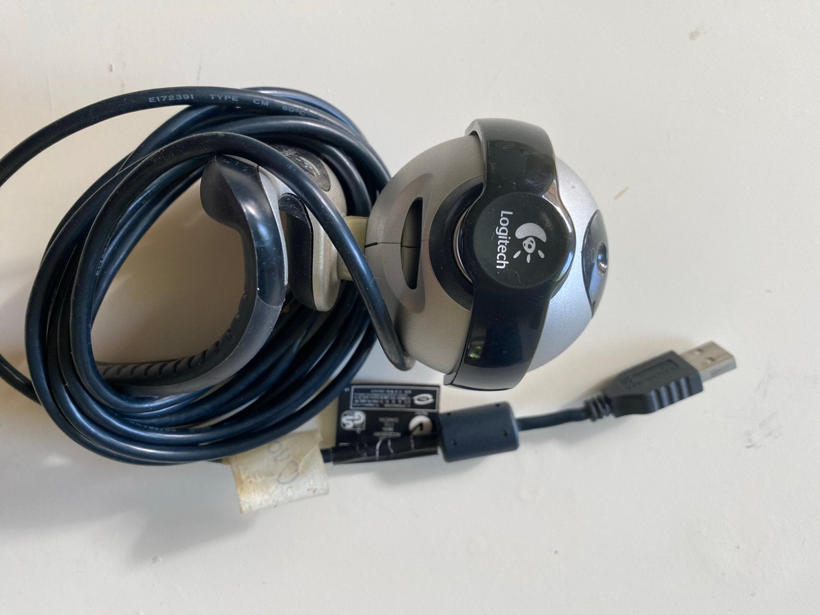 Logitech Webcam - Bedraad - Goede staat, Computers en Software, Webcams, Gebruikt, Ophalen of Verzenden, Windows, Monitorclip