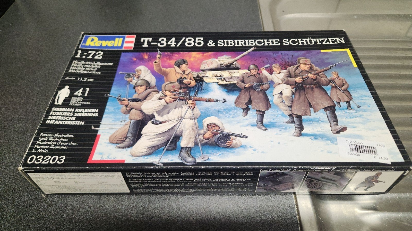 Revell T-34/85 & Siberische Schützen 1:72 Modelbouw, Revell, Ophalen of Verzenden, Zo goed als nieuw, Tank