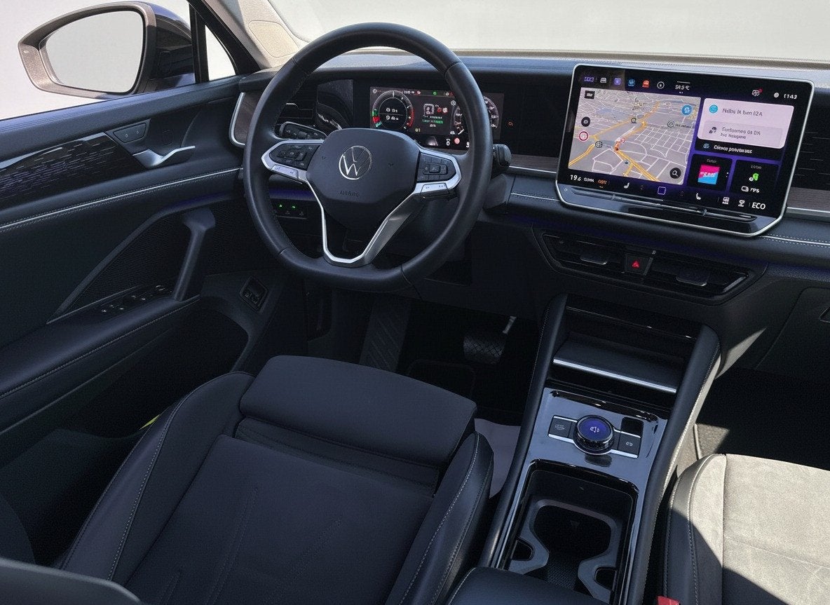 Volkswagen Tayron 1.5 TSI eHybrid 204PK DSG HYBRID ELEGANCE, Auto's, 4 cilinders, Leder en Stof, Bedrijf, Automatische klimaatregeling