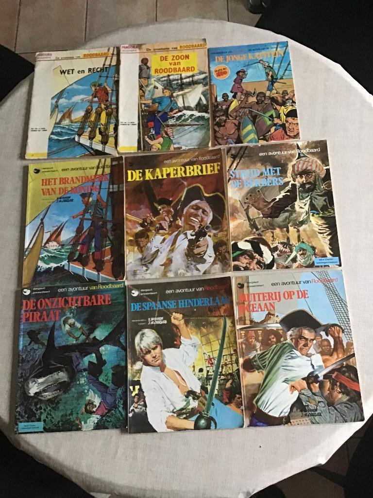 9 uitgaves Roodbaard door Hubinon en Charlier, Boeken, Stripboeken, Meerdere stripboeken, Ophalen of Verzenden, Gelezen