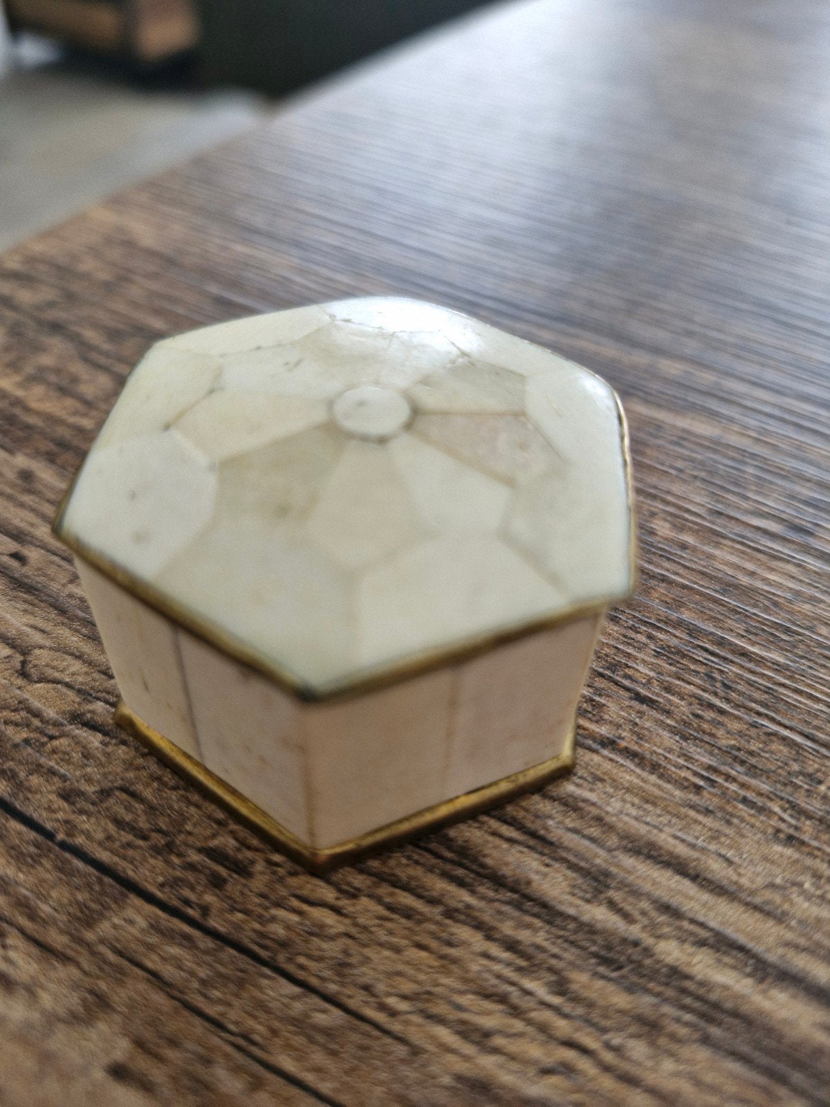 Messing Pillendoosje met inlay - hexagoon ( 2), Ophalen of Verzenden