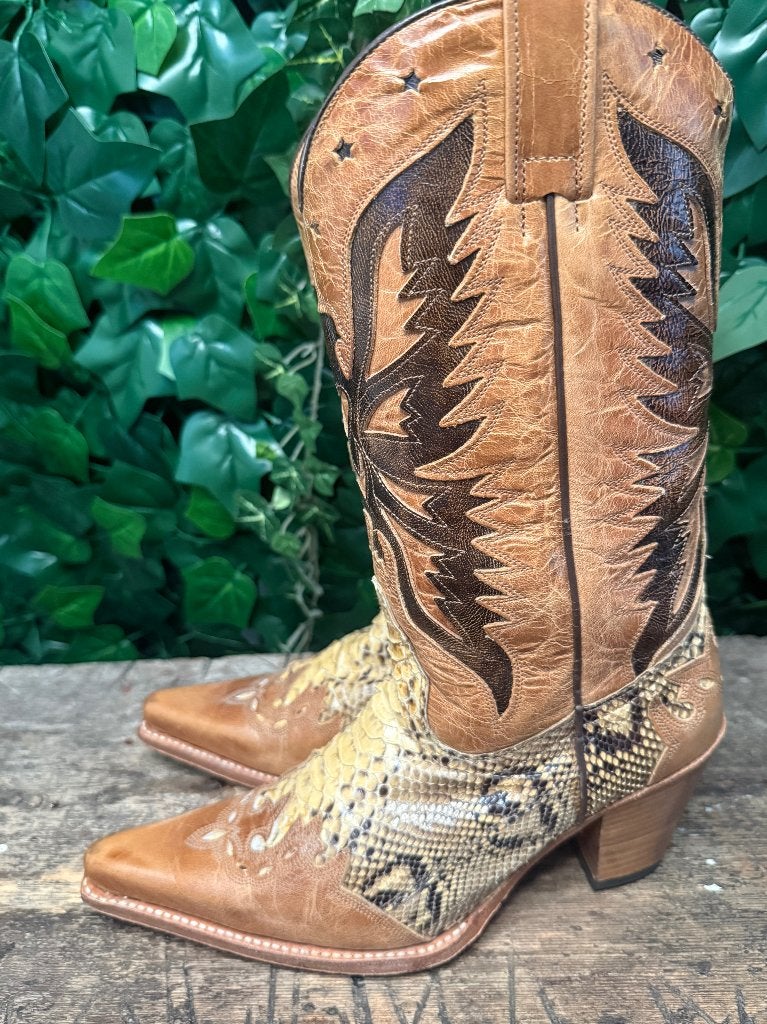 prachtige bijna Nieuwe laarzen van Sendra maat 38, Bruin, Nieuw, Ophalen of Verzenden, Sendra
