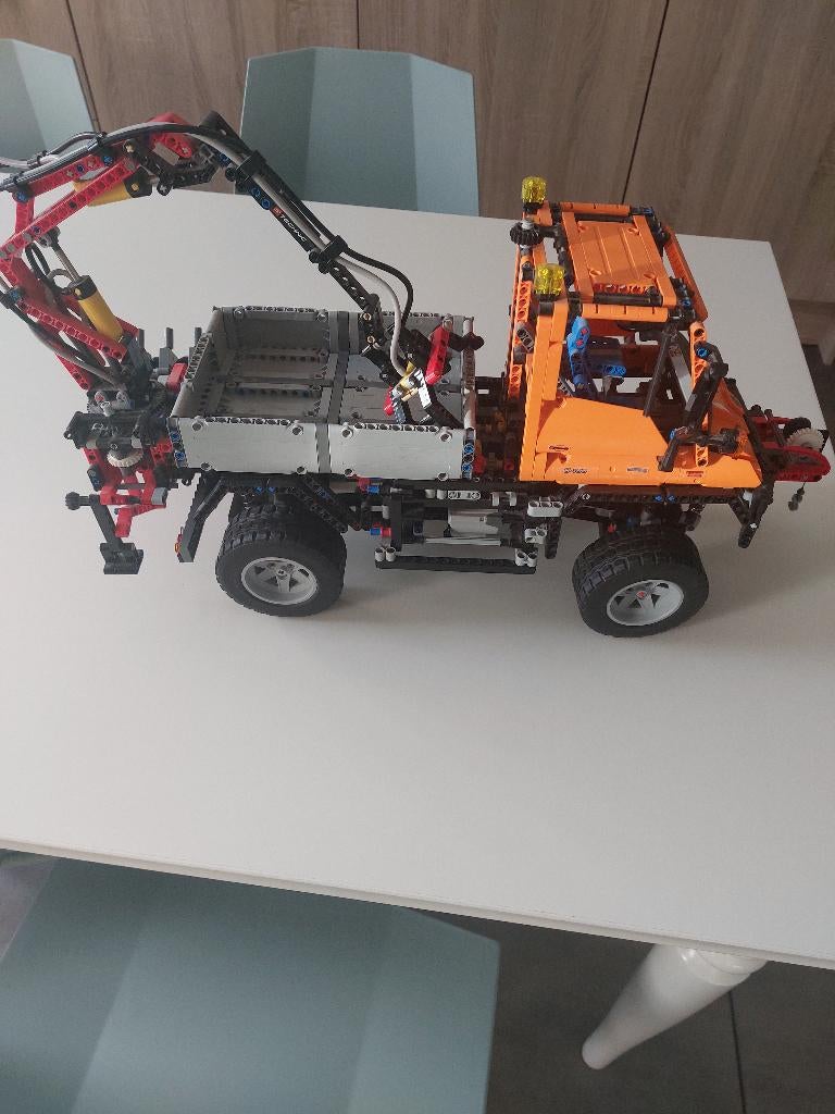 technic Lego 8110 Mercedes-Benz Unimog U400, Kinderen en Baby's, Speelgoed | Duplo en Lego, Lego, Ophalen of Verzenden, Zo goed als nieuw