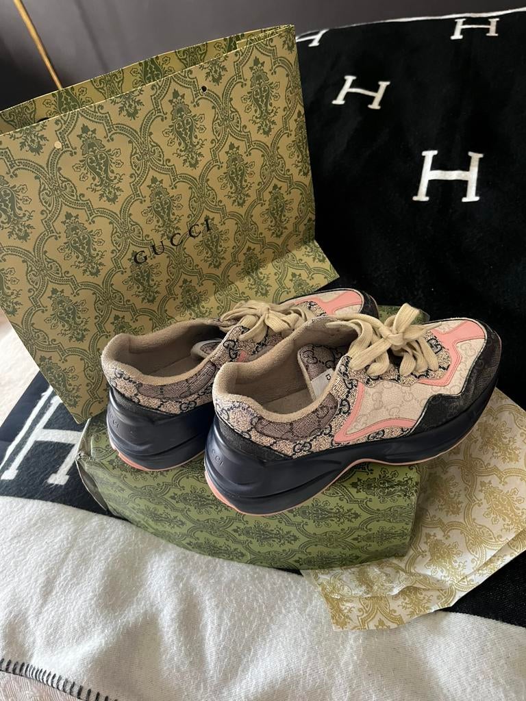 gucci sneakers 41-42, Kleding | Heren, Ophalen of Verzenden, Zo goed als nieuw, Sneakers of Gympen