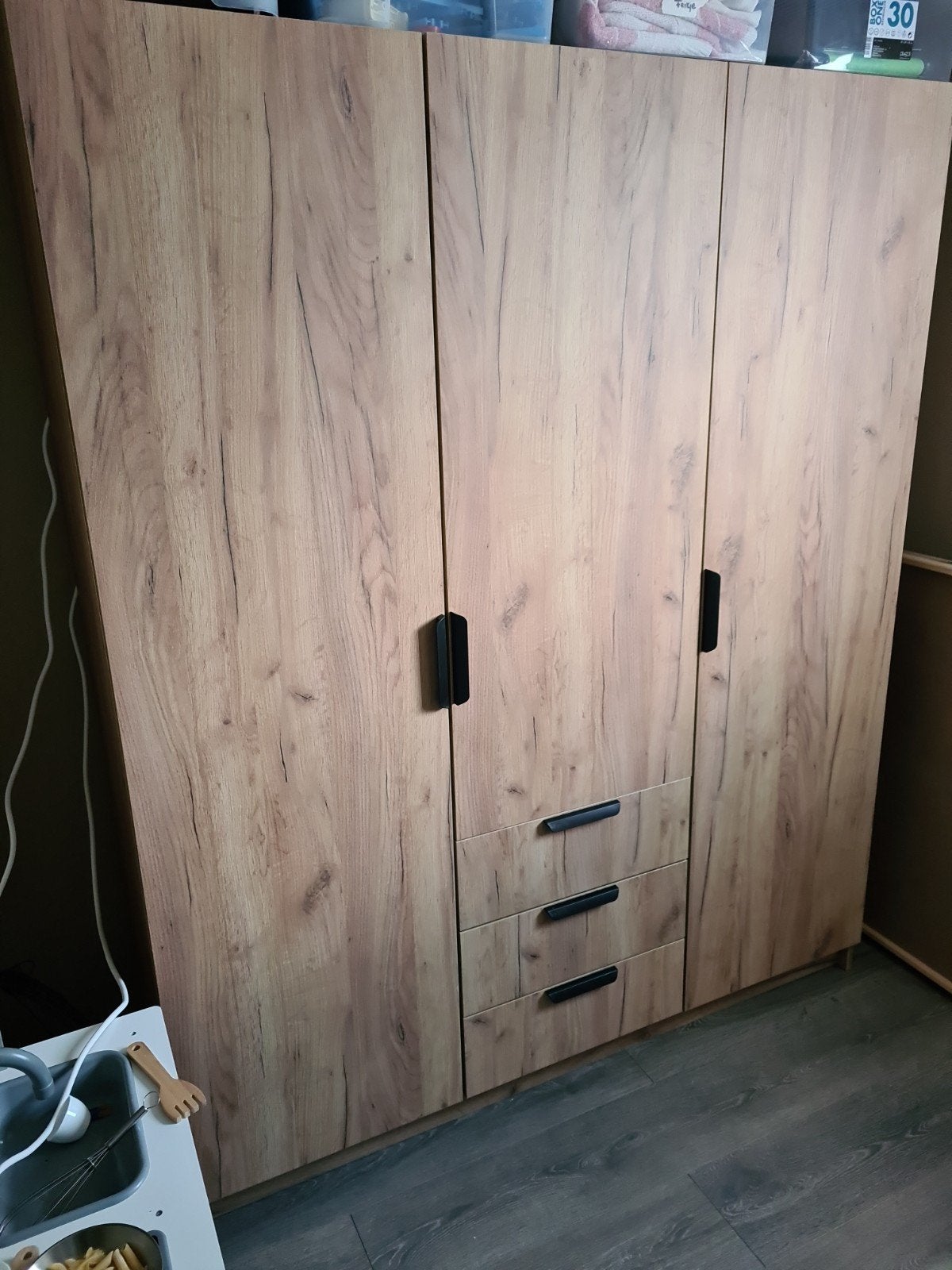 Ruime kledingkast met lades en hangruimte, Gebruikt, 100 tot 150 cm, Modern, 150 tot 200 cm