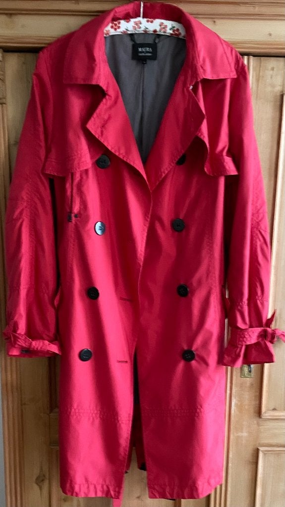 Mooie rode trenchcoat van Claudia Sträter/Maura (L), Ophalen, Maat 42/44 (L), Zo goed als nieuw, Claudia Sträter