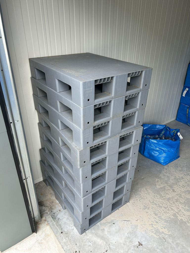 9 Pallet grijs kunststof 800x600x150 mm, Ophalen, Minder dan 25 mm, Zo goed als nieuw, Pallet