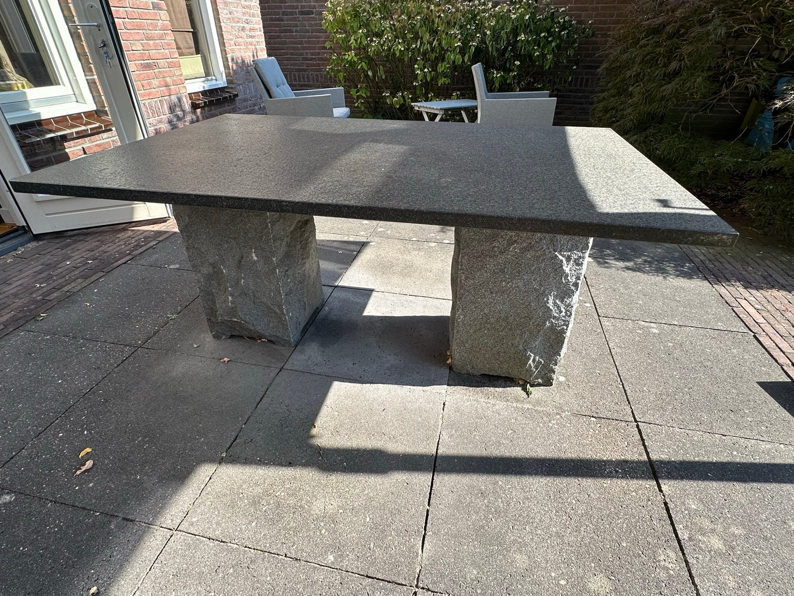 Robuuste hardstenen tuintafel - Perfect voor buiten!, Tuin en Terras, Ophalen, Gebruikt, Rechthoekig, Overige materialen