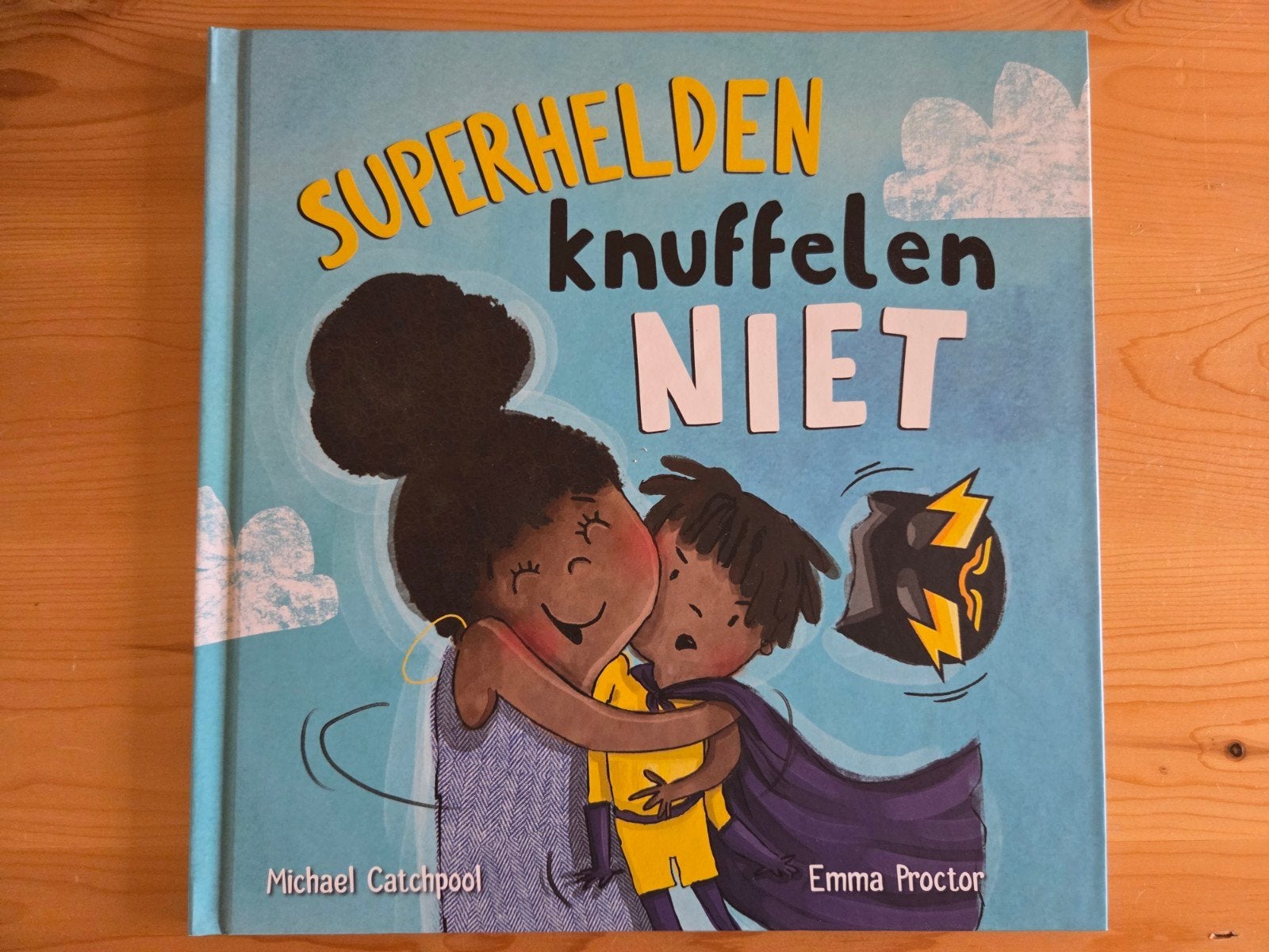 Michael Catchpool - Superhelden knuffelen niet, Boeken, Ophalen of Verzenden, Gelezen, Michael Catchpool
