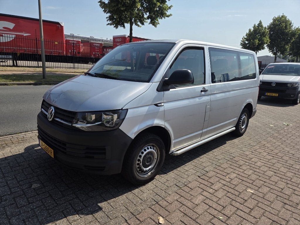 Volkswagen Transporter 2.0 TDI Kombi 62KW 2016 Grijs, Auto's, Voorwielaandrijving, Euro 5, Stof, 255 €/maand