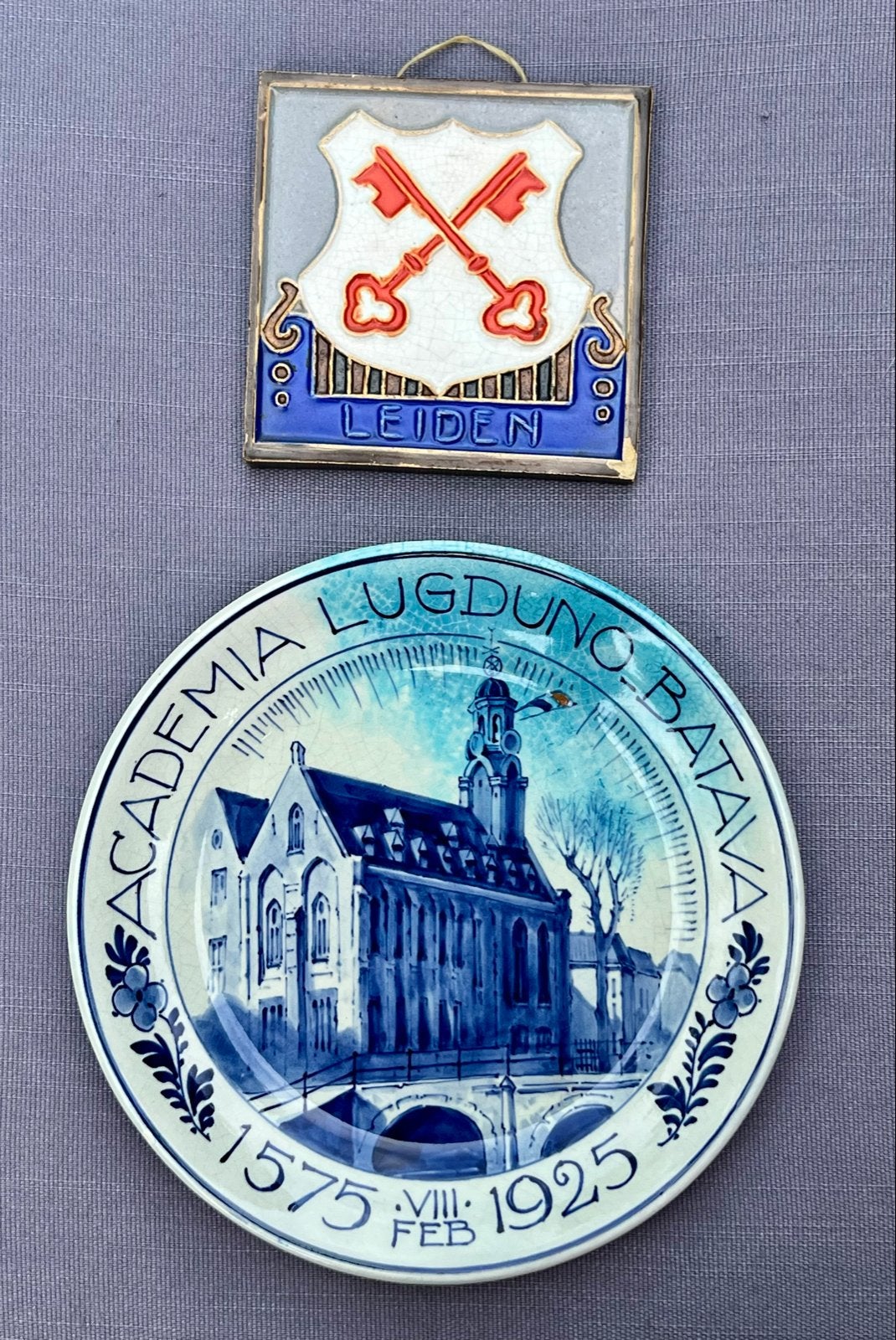 Delfts Blauw Gedenkbord Universiteit Leiden & Tegel, Verzenden