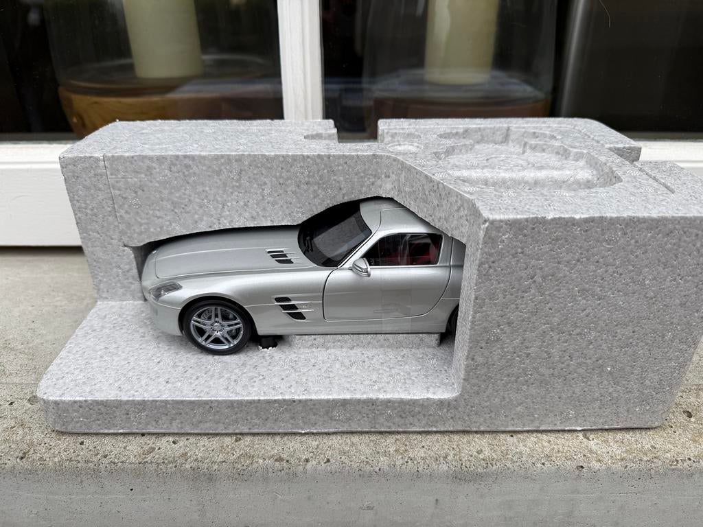 1:18 Mercedes SLS AMG Coupe Iridium Silver Minichamps, Hobby en Vrije tijd, Modelauto's | 1:18, Minichamps, Auto, Nieuw, Ophalen of Verzenden