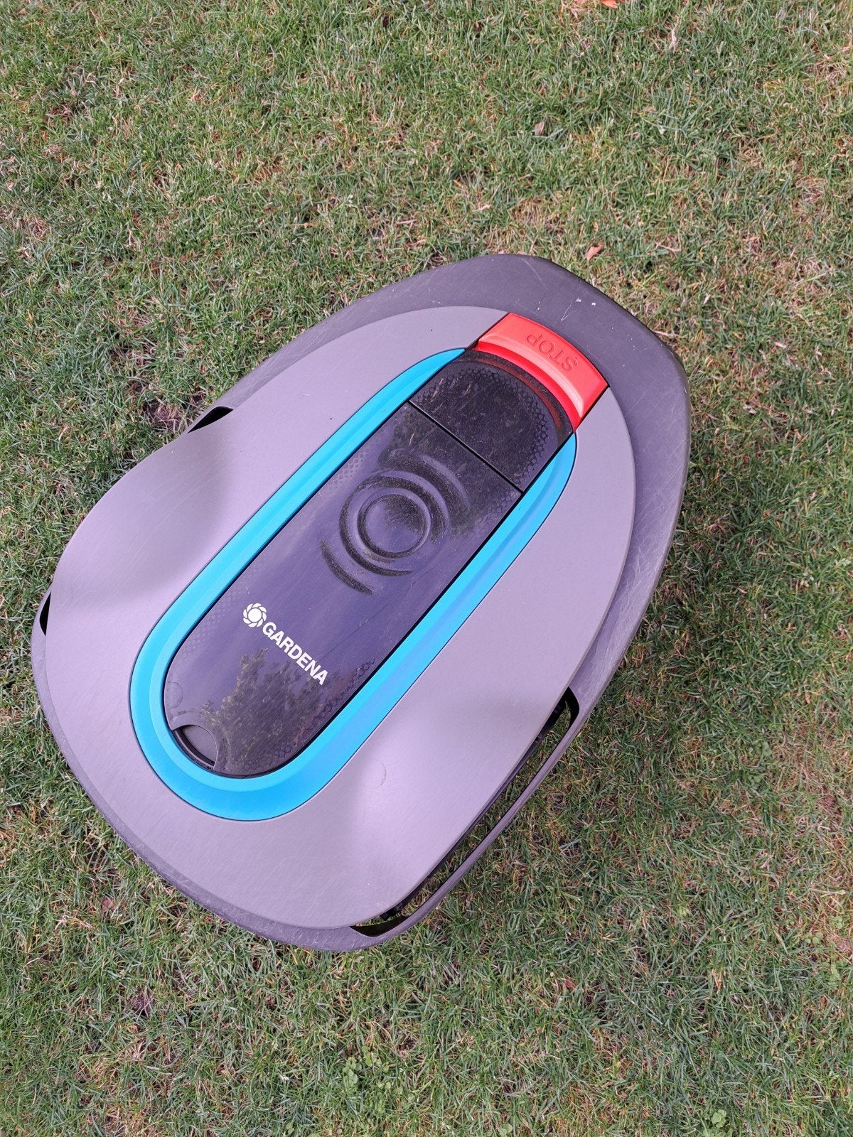 Gardena Robotmaaier Sileno city 470  incl garage, Tuin en Terras, Grasmaaiers, Zo goed als nieuw, Accu-grasmaaier, 30 t/m 39 cm